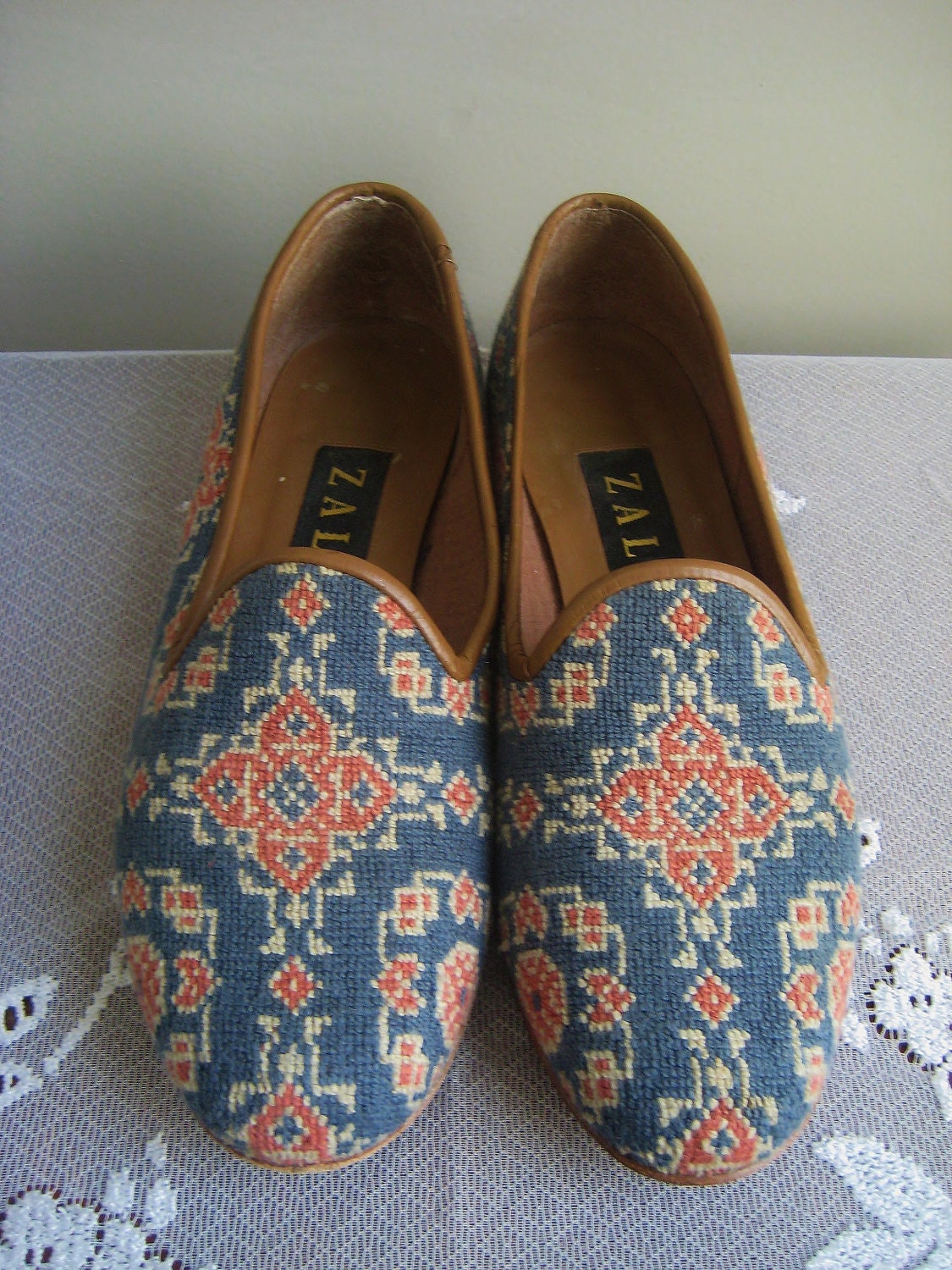 NEEDLEPOINT Vintage Shoes TAPESTRY Embroidered Flats Slip On