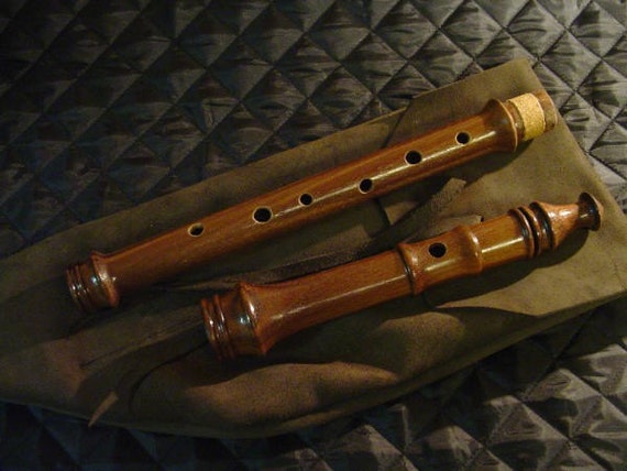 Heritage Music Keyless Irish Folk Flute Walnut Wood with