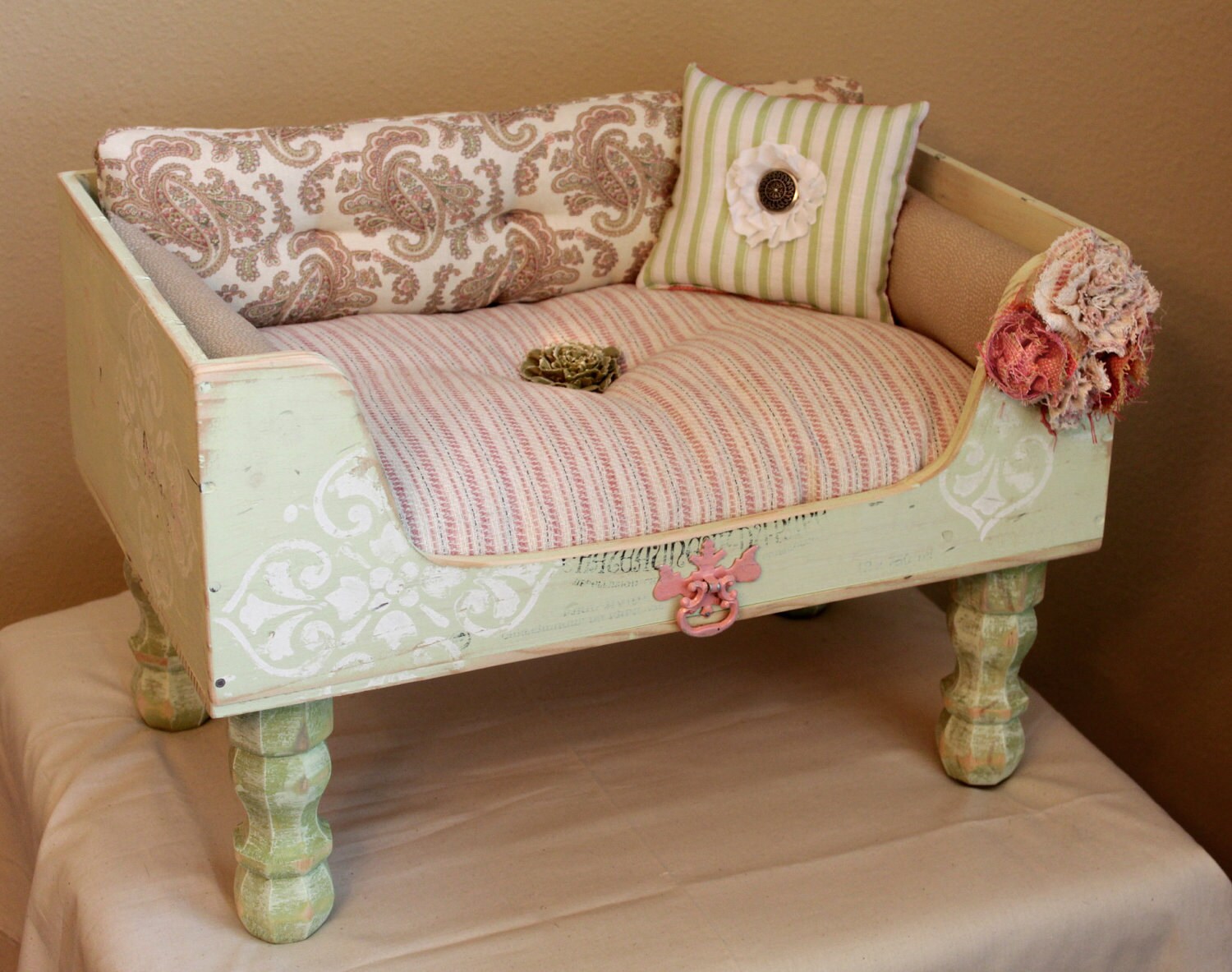 Pets bed FREE SHIPPING by designercraftgirl on Etsy