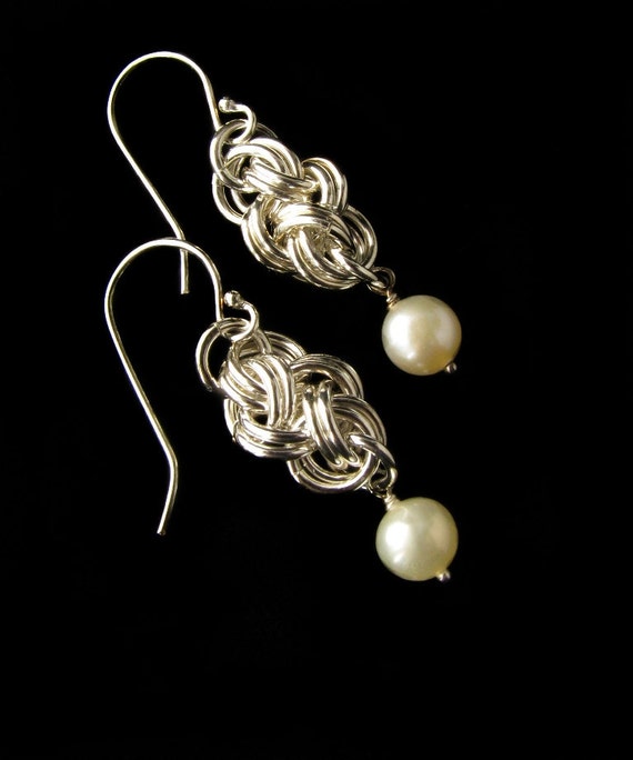Double Cloud Cover Chainmail Earrings with Pearl