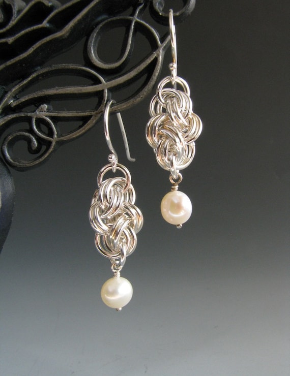 Double Cloud Cover Chainmail Earrings with Pearl