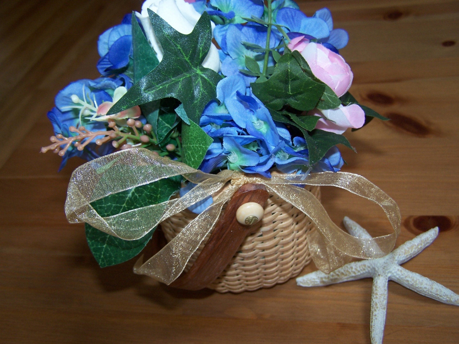 Nantucket Basket with Hydrangeas by on Etsy