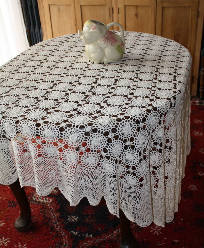 Vintage Large Round Irish Crochet Lace Tablecloth 76 Inch