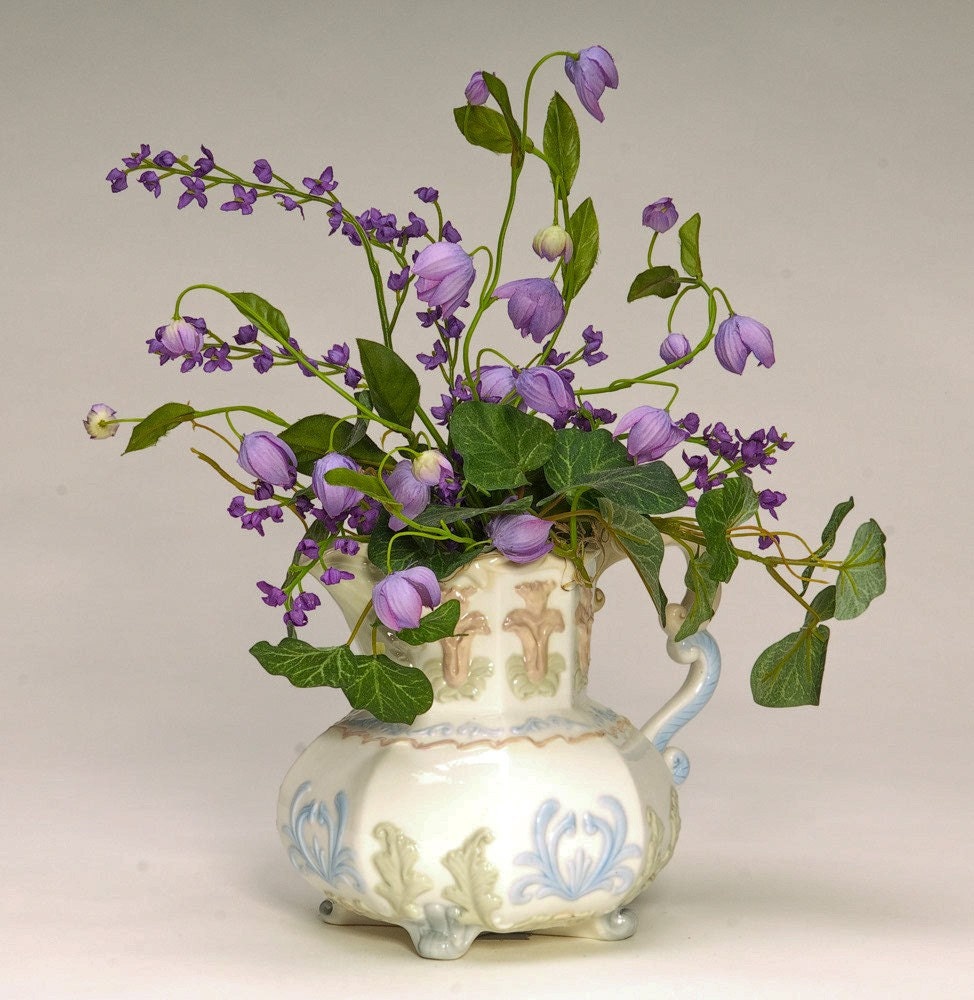 flower arrangement Lily of the Valley silk in Victorian