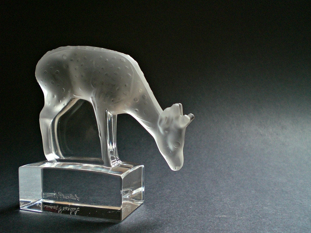 lalique deer figurine