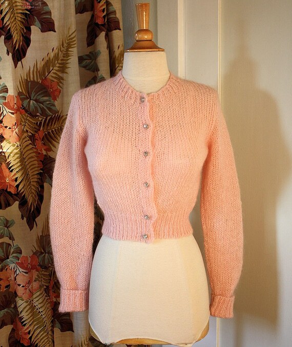 SWEATER GIRL 1950's Style Cropped Baby Pink Mohair Wool