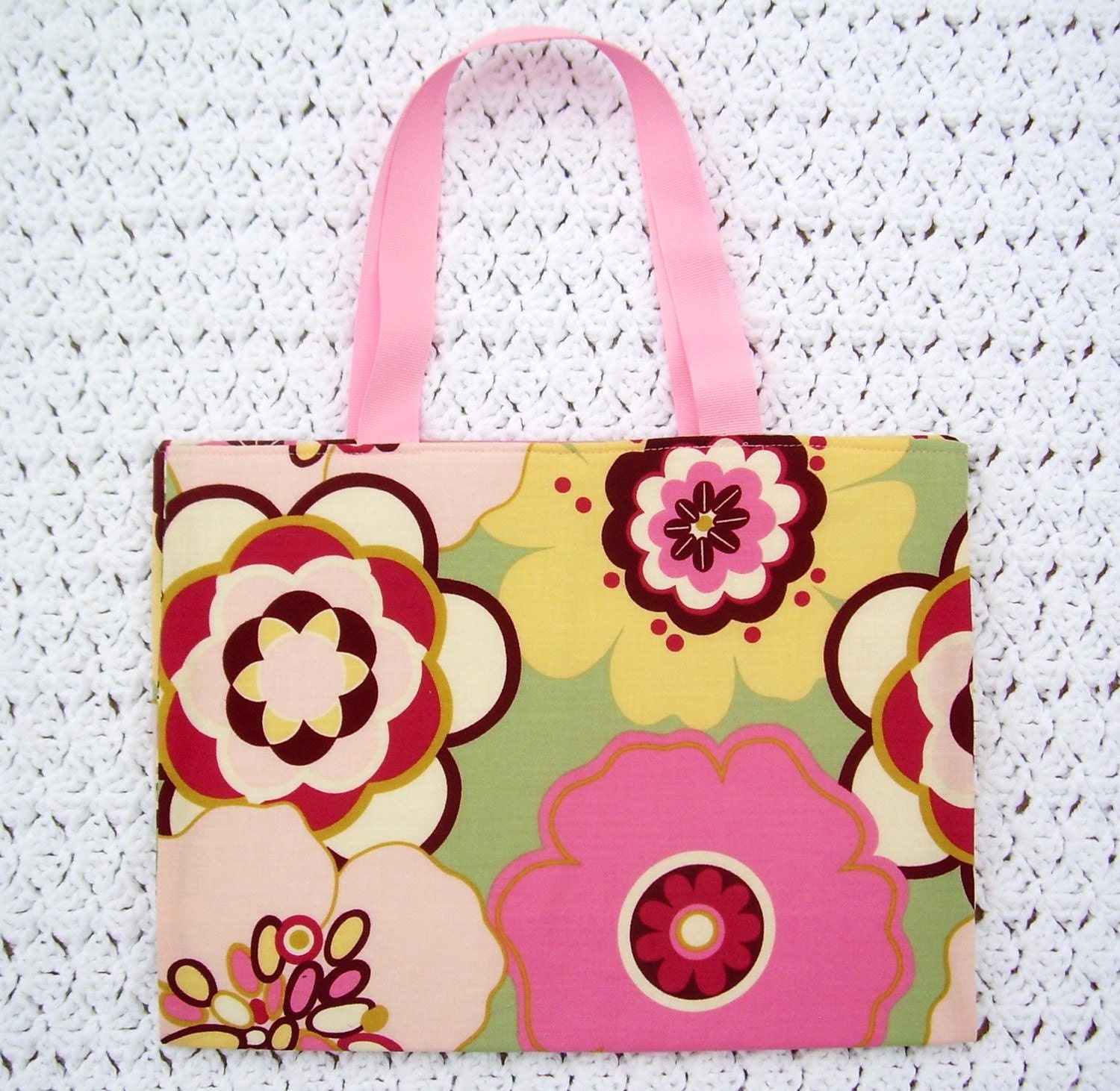 Pretty in Pink...Giant Flower Art Bag...Holds 9 by Snugglebugkidz