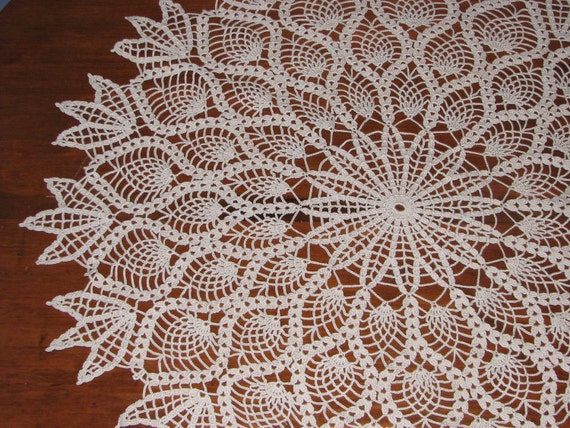Hand Crocheted PEACOCK Feathers Doily Table Topper 30