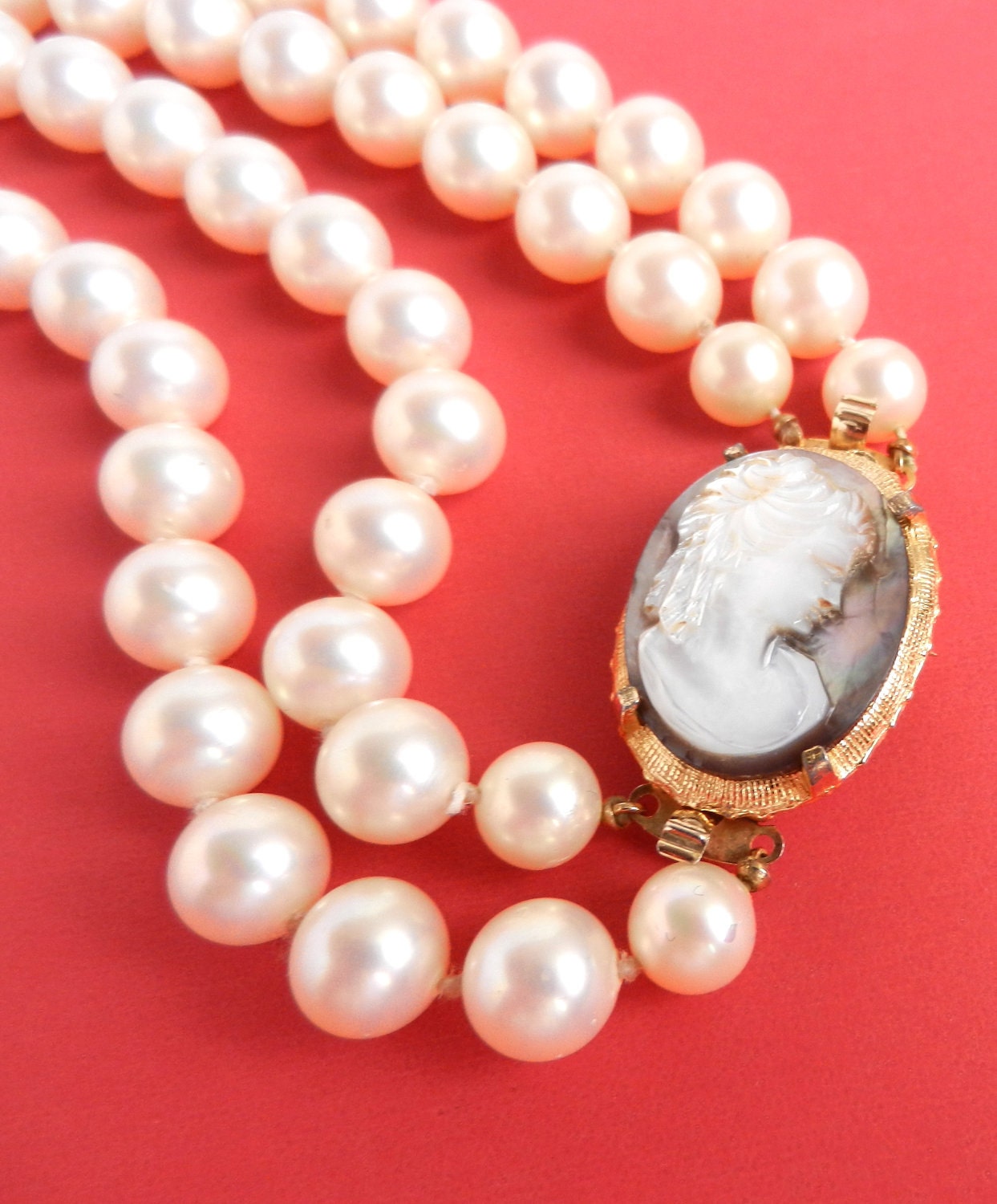 Carved Cameo Pearl Necklace & Brooch Glass Ivory Beads
