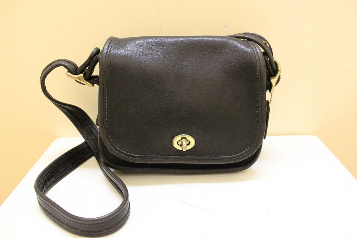 Vintage Coach Black Leather Small Purse Cross Body Shoulder