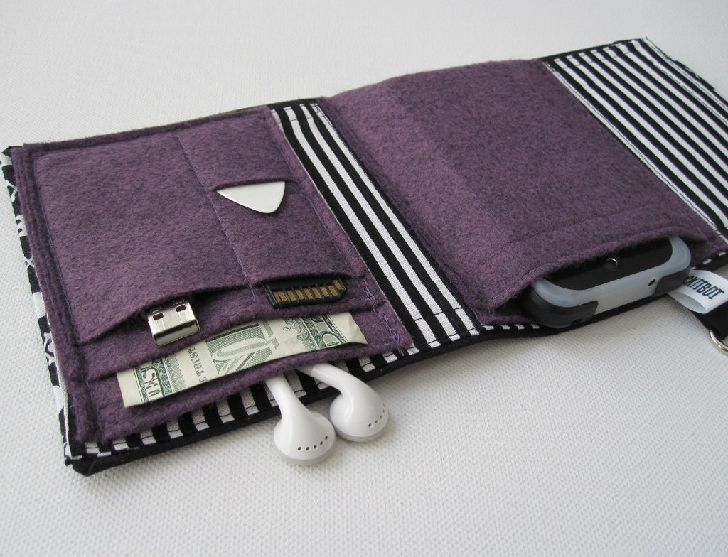 Nerd Herder gadget wallet in Beetlejuice iPod case by ...