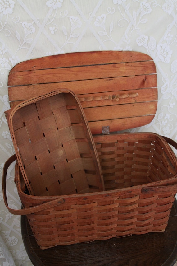 SALE Wonderful old fashioned PICNIC BASKET rustic