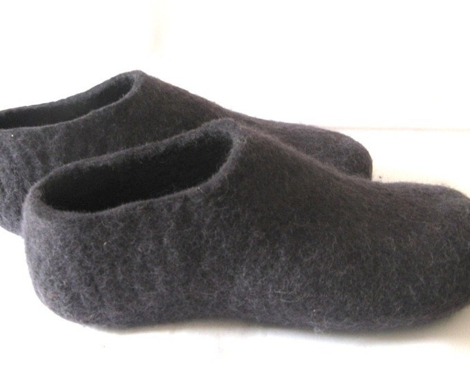 Mens Wool Felted Slippers, Black Organic Wool House Shoes, Felt Shoes, Boiled Wool Shoes, Black Shoes, Mens Gifts, Winter Warmer, Cold Feet