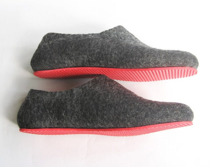 Felted Wool Eco Friendly Slippers Charcoal Handmade, Rubber Soles Mens Felt Shoes, Organic Wool Natural Cozy Slippers, Gray Black Slippers