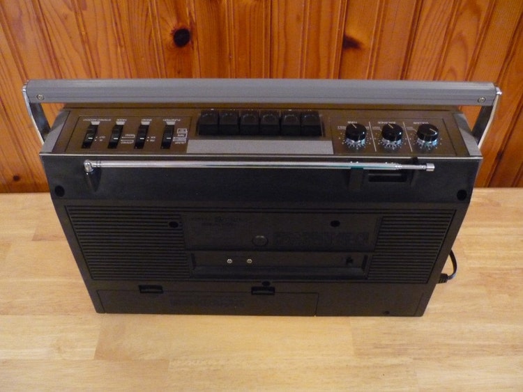 Vintage General Electric GE Boombox AM FM by yeoldegeneralstore