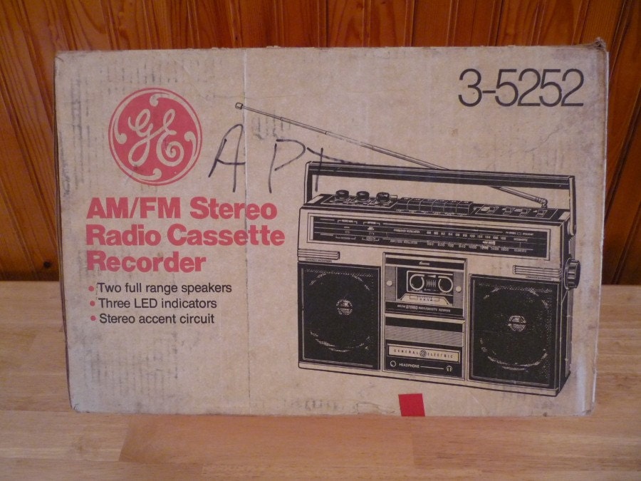 Vintage General Electric GE Boombox AM FM by yeoldegeneralstore