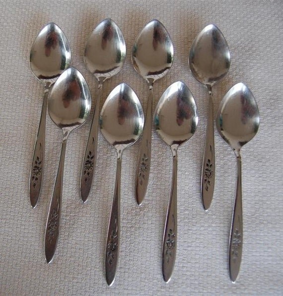 Set of 8 Vintage Oneida Oval Soup Spoon replacements Oneida