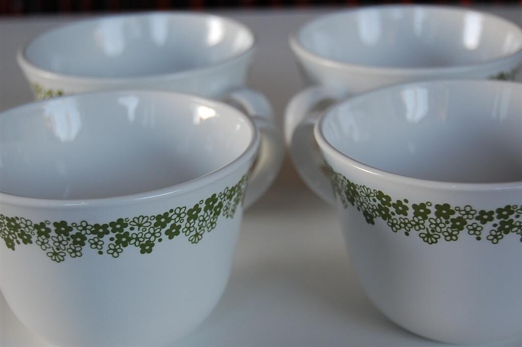 Set of 4 Vintage Corelle Spring Blossom Crazy Daisy Livingware