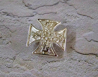 Concho Screw-back Jewelry Maltese Cross with Shiny Silver Finish and Star Perfect for Ring