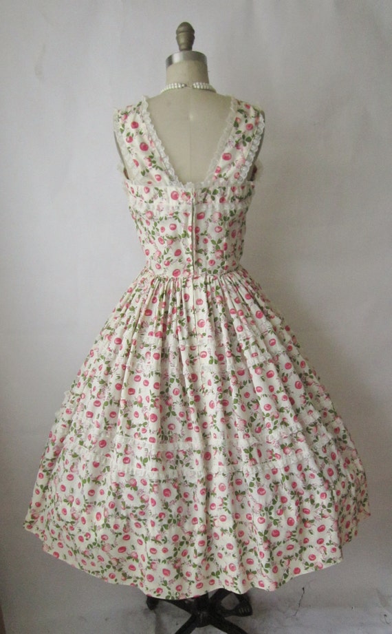 50's Floral Dress // Vintage 1950's Floral by TheVintageStudio