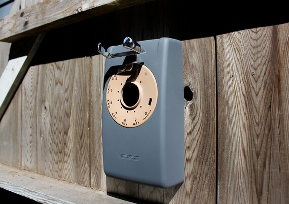 Upcycled Rotary Phone Birdhouse
