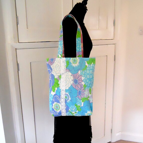 Retro Shopper Vintage Fabric Tote Bag in 70s Flower Power