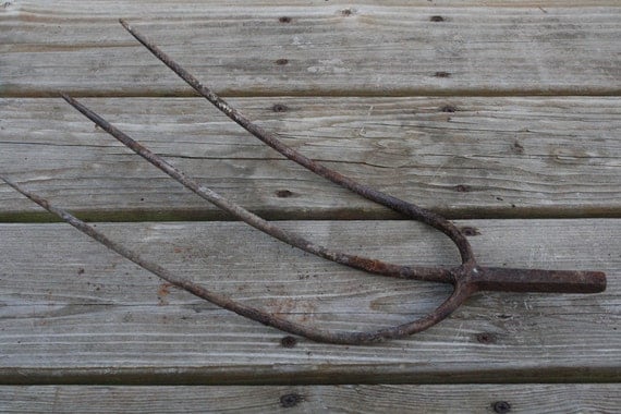Primitive 3 Prong Pitchfork Hay Fork Head