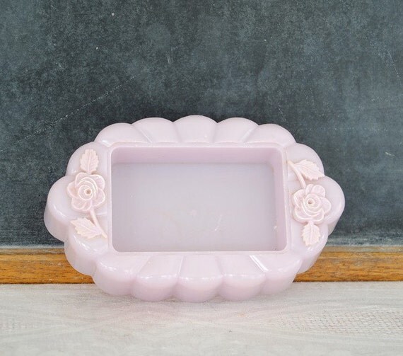 Vintage Pink Soap Dish