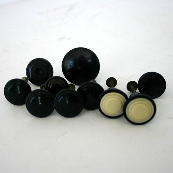 10 Bakelite Drawer Pulls / Knobs