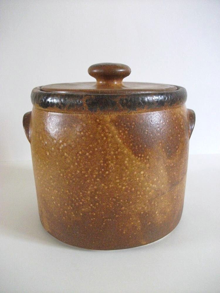 McCoy Pottery Pot / Bean Pot / Cookie Jar