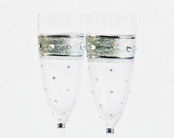 Wedding Champagne Flutes, Wedding Glasses,Polka Dots Wedding, MADE to ORDER Hand painted, Set of 2