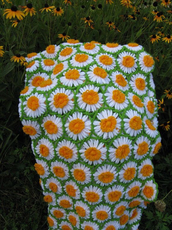 daisy afghan handmade 70s era knitwit style by rivertownvintage