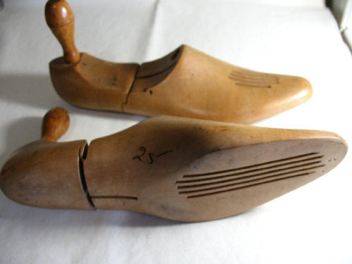 Vintage Wooden Shoe Forms Dacks by Vintageisnow on Etsy