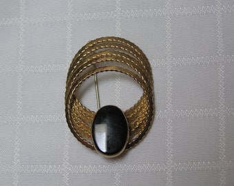 VINTAGE Winard 12 kt Gold filled Five orbit looped brooch