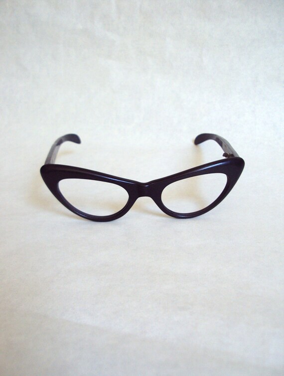 Black 1960s lucite cat eye spectacle frames by Veramode on Etsy