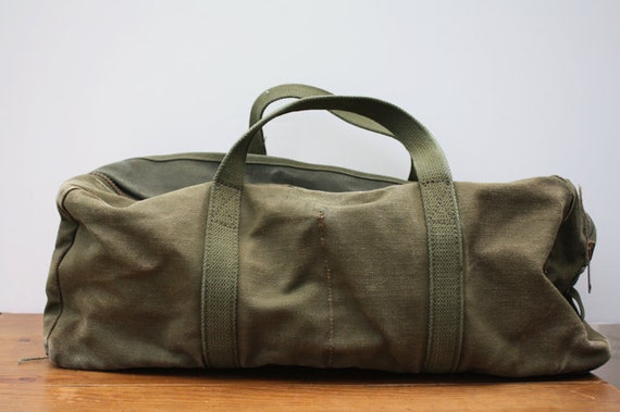 Vintage 1980&#39;s Small ARMY Duffle Bag
