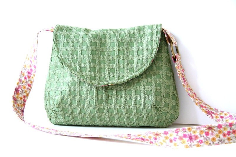 shoulder bag in green upholstery fabric / green / floral