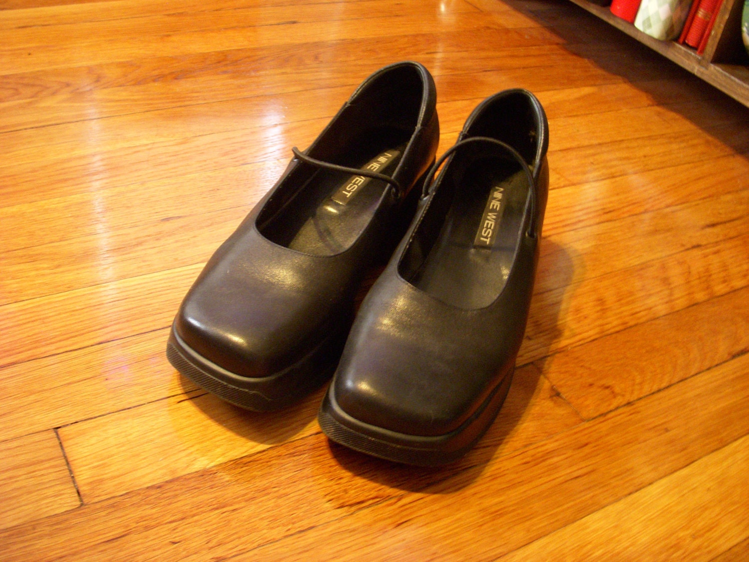 Vintage Nine West Black Leather Shoes Size 10 M by MyYiayiaHadThat