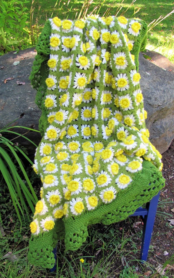 Vintage Crocheted Daisy Afghan