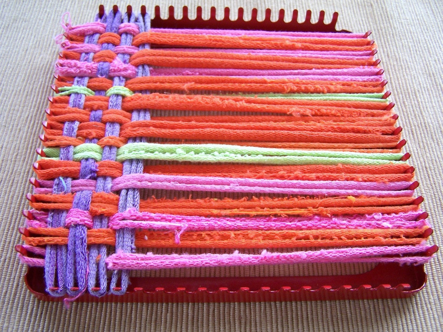 Hand Weaving Deluxe Metal Loom WNC 413 in Box Pot Holder