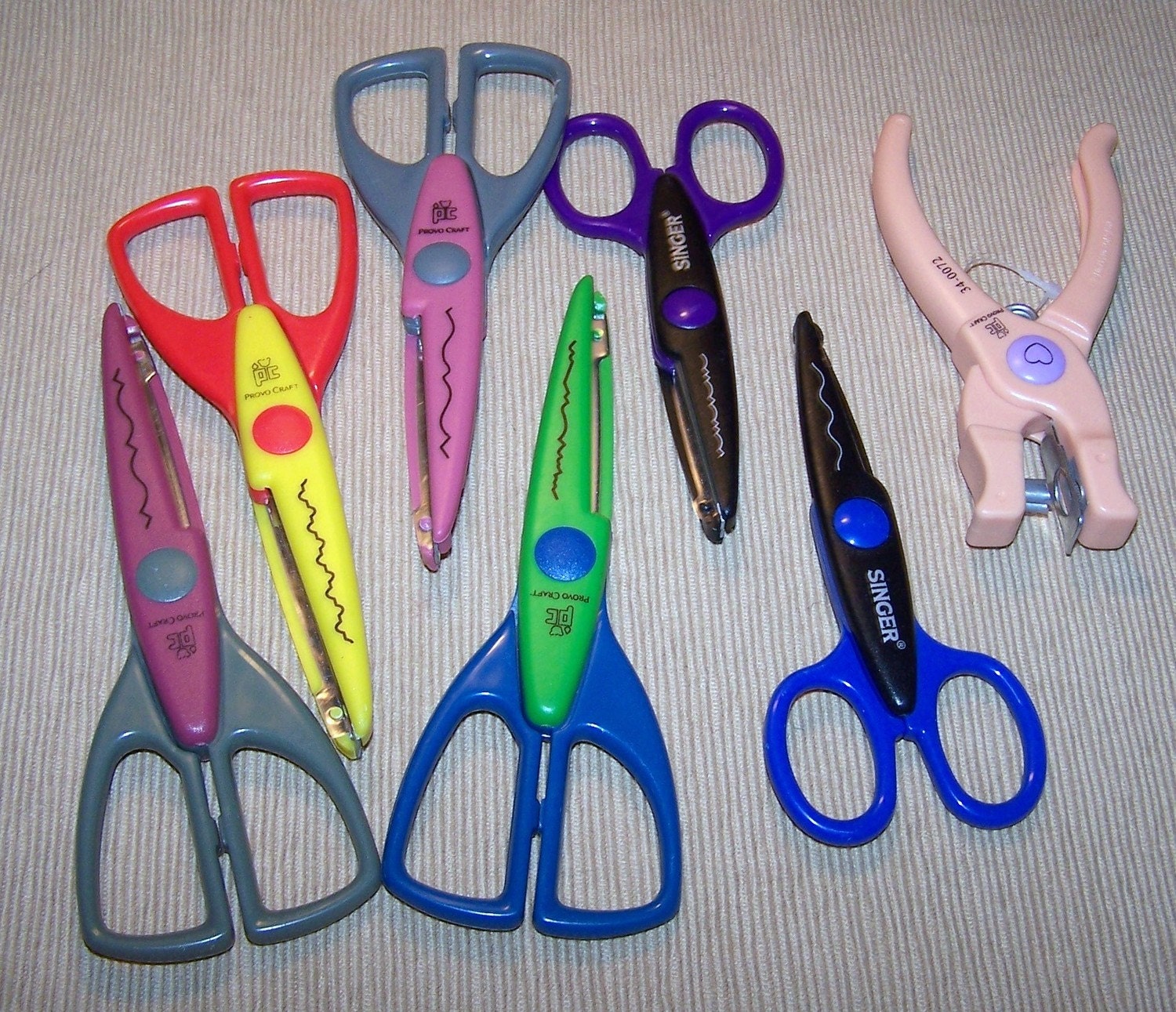 Provo Craft Border Decorative Edge Scissors and Punch by SloCrafty