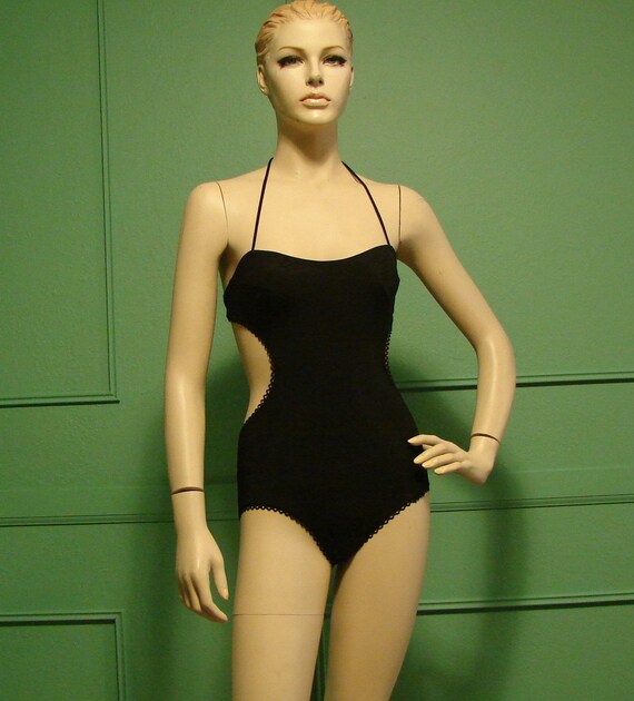It's free shipping made easy Find the latest and trendy styles of vintage swimwear - high waisted and plus size retro style swimsuits at ZAFUL. We are pleased you with the latest trends in high fashion vintage swimwear.