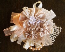 Popular items for peach brooch on Etsy