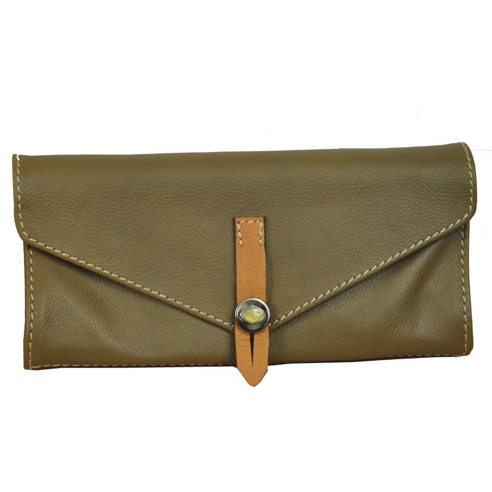 Handmade Women&#39;s leather Wallet in oliva green