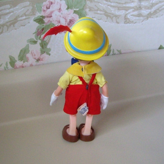 pinocchio dancing doll