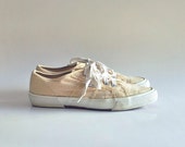 Items similar to size 8 creamy off-white SAM and LIBBY canvas SNEAKERS ...