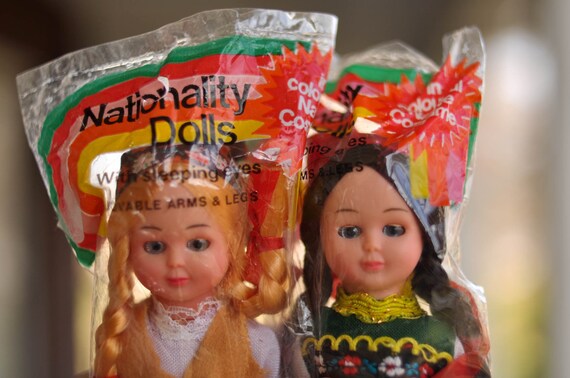 nationality dolls with sleeping eyes