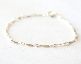 Reflection - shimmering sterling silver everyday delicate bracelet