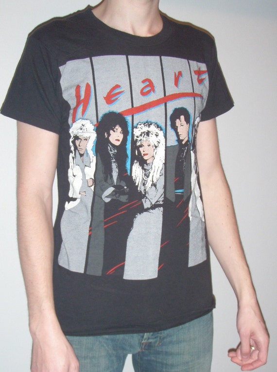 Vintage HEART Concert TShirt M by lolagreens on Etsy