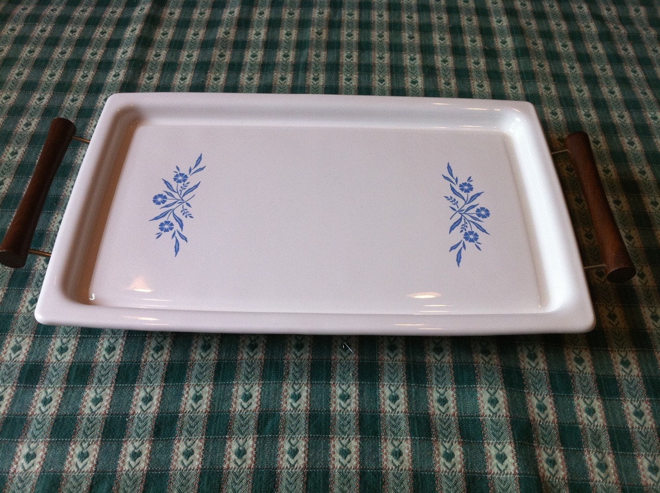 Broil and Bake Corning Ware serving tray